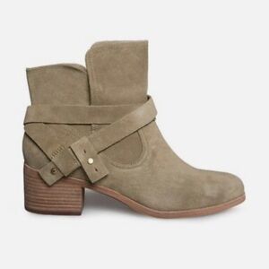 UGG Women's Sz9.5 Elora Taupe Suede Bootie